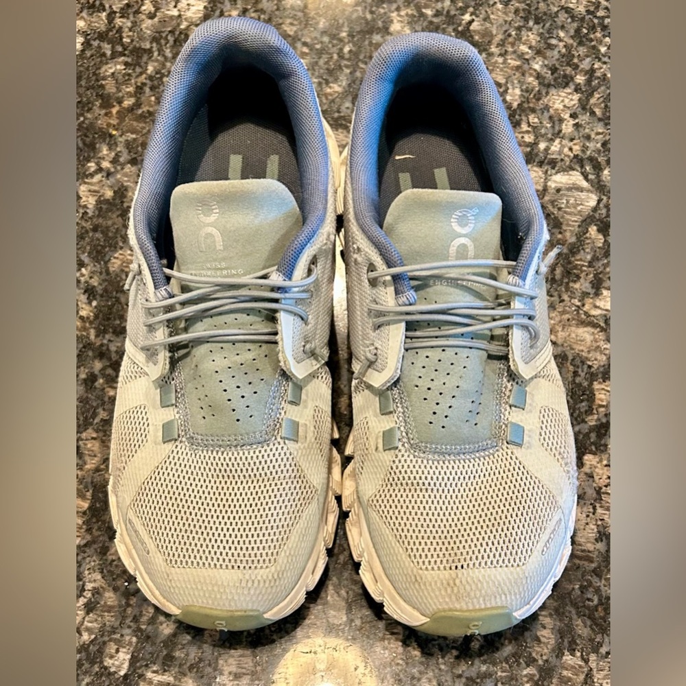 On cloud Running Blue Sneakers